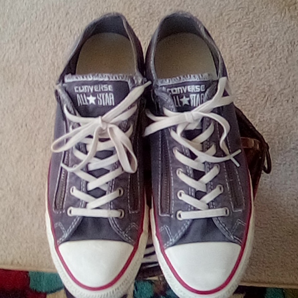 ☺️Converse Sneakers (unisex) like New! - Picture 2 of 6